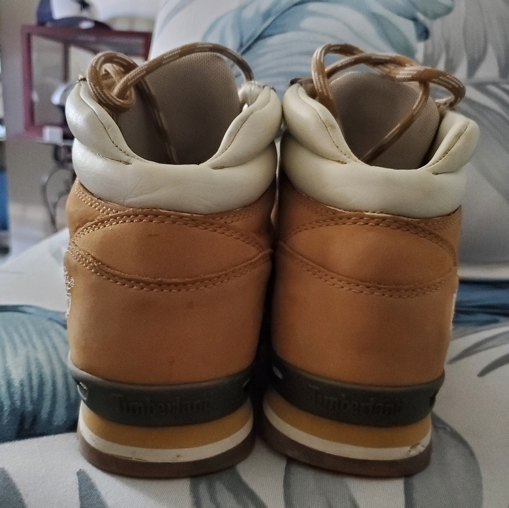 Boots - Picture 2 of 4